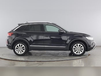 Used Volkswagen T-Roc 2023 for sale - 75638868: Photo