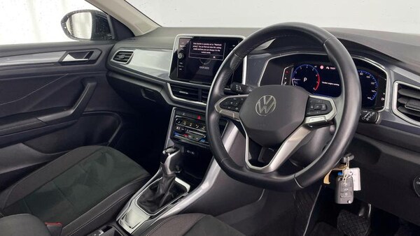 Used Volkswagen T-Roc 2023 for sale - 75638868: Photo 6