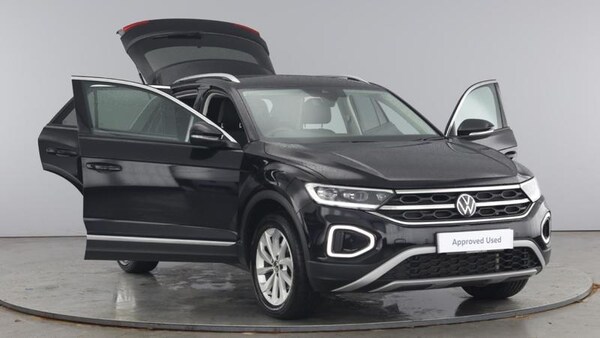 Used Volkswagen T-Roc 2023 for sale - 75638868: Photo 9