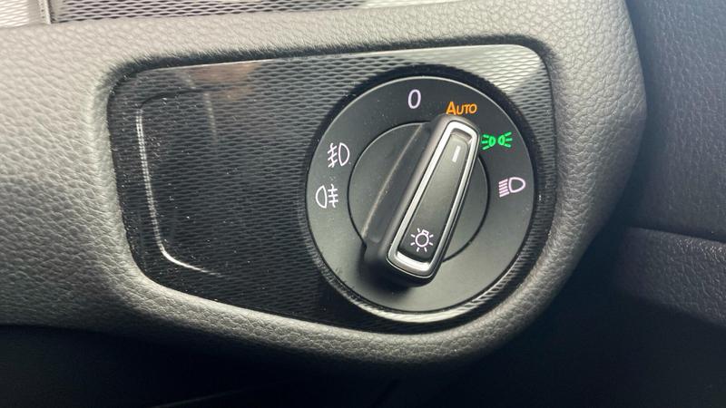 Used Volkswagen Golf 2016 for sale - 76692987: Photo 24