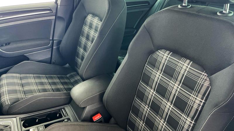 Used Volkswagen Golf 2016 for sale - 76692987: Photo 35