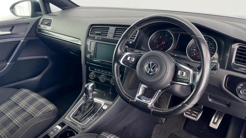 Used Volkswagen Golf 2016 for sale - 76692987: Photo 6