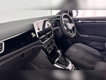 Used Volkswagen T-Roc 2025 for sale - 77678933: Photo