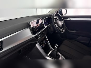 Used Volkswagen T-Roc 2023 for sale - 77339943: Photo