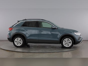 Used Volkswagen T-Roc 2023 for sale - 77339943: Photo