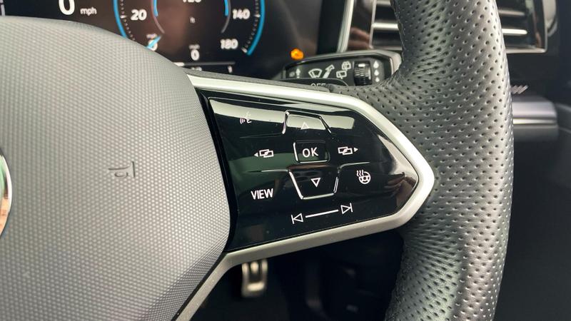 Used Volkswagen Touareg 2023 for sale - 75638943: Photo 24