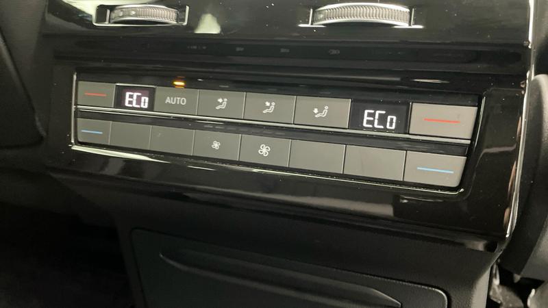 Used Volkswagen Touareg 2023 for sale - 75638943: Photo 30