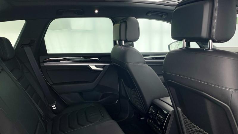 Used Volkswagen Touareg 2023 for sale - 75638943: Photo 31
