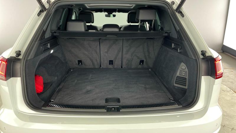 Used Volkswagen Touareg 2023 for sale - 75638943: Photo 34