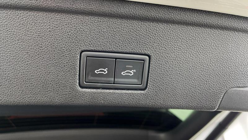 Used Volkswagen Touareg 2023 for sale - 75638943: Photo 36