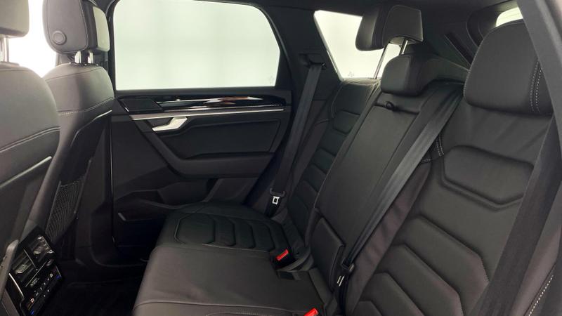 Used Volkswagen Touareg 2023 for sale - 75638943: Photo 39