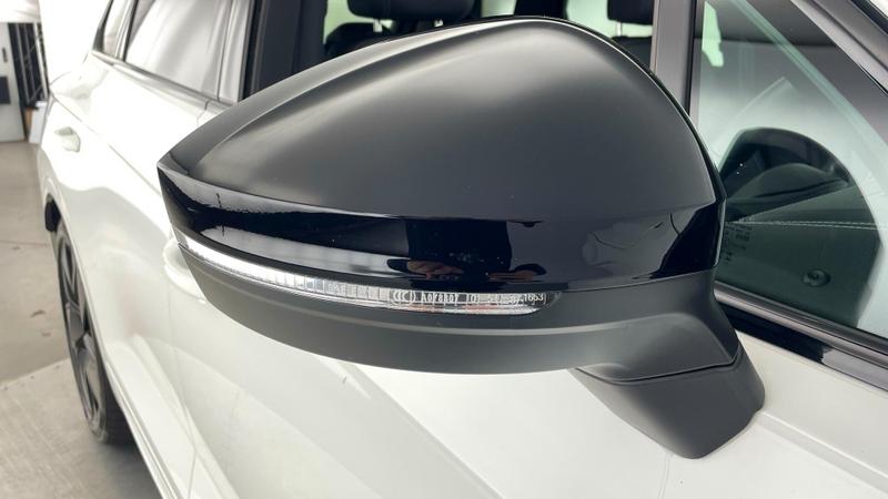 Used Volkswagen Touareg 2023 for sale - 75638943: Photo 48