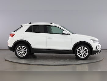 Used Volkswagen T-Roc 2022 for sale - 77515873: Photo