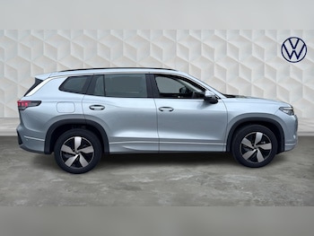 Used Volkswagen Touran 2025 for sale - 77602921: Photo