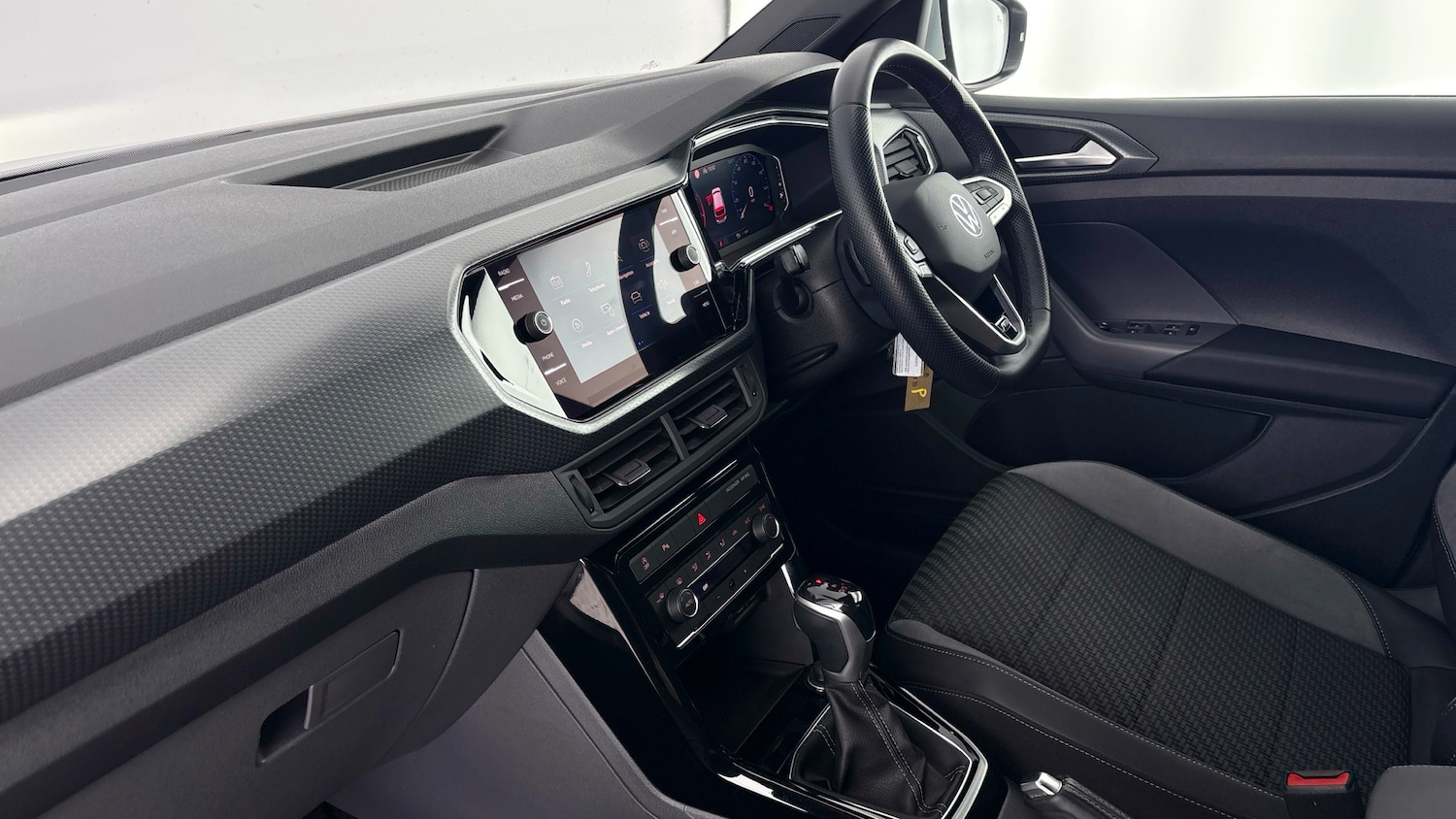 Used Volkswagen T-Cross 2021 for sale - 77505343: Photo 2