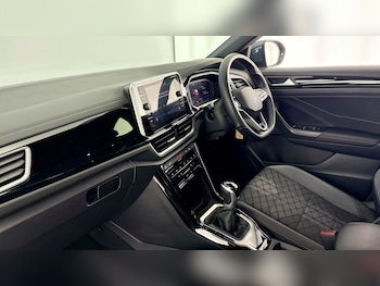 Used Volkswagen T-Roc 2023 for sale - 78814410: Photo