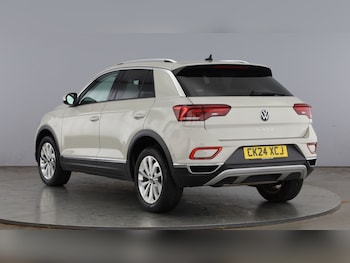 Used Volkswagen T-Roc 2024 for sale - 79404794: Photo