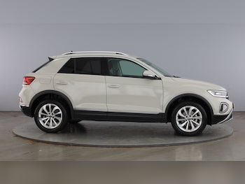 Used Volkswagen T-Roc 2024 for sale - 79404794: Photo
