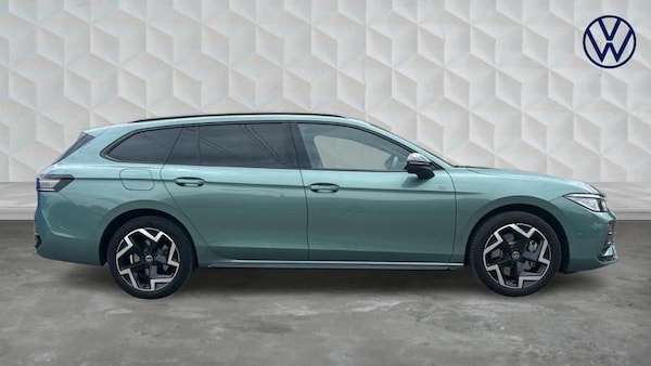 Used Volkswagen Passat 2025 for sale - 74537675: Photo 4