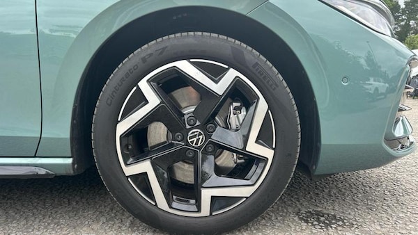 Used Volkswagen Passat 2025 for sale - 74537675: Photo 5