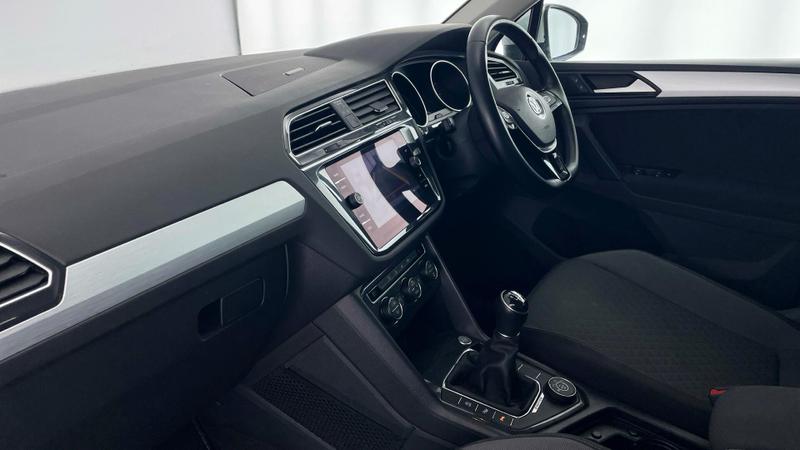Used Volkswagen Tiguan 2019 for sale - 76664852: Photo 2