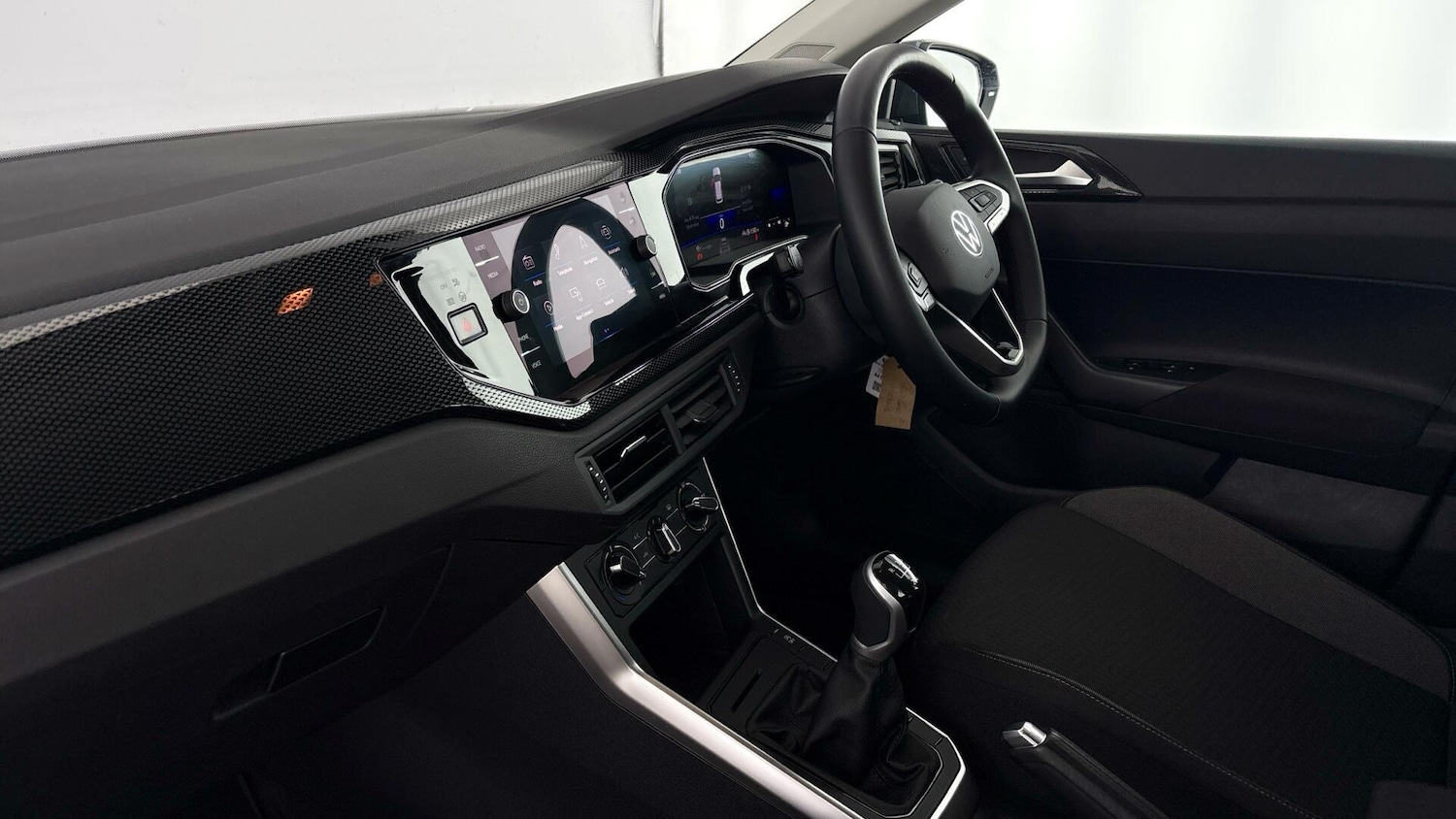 Used Volkswagen Polo 2024 for sale - 77872311: Photo 2