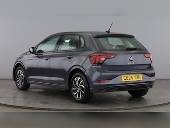 Used Volkswagen Polo 2024 for sale - 77872311: Photo