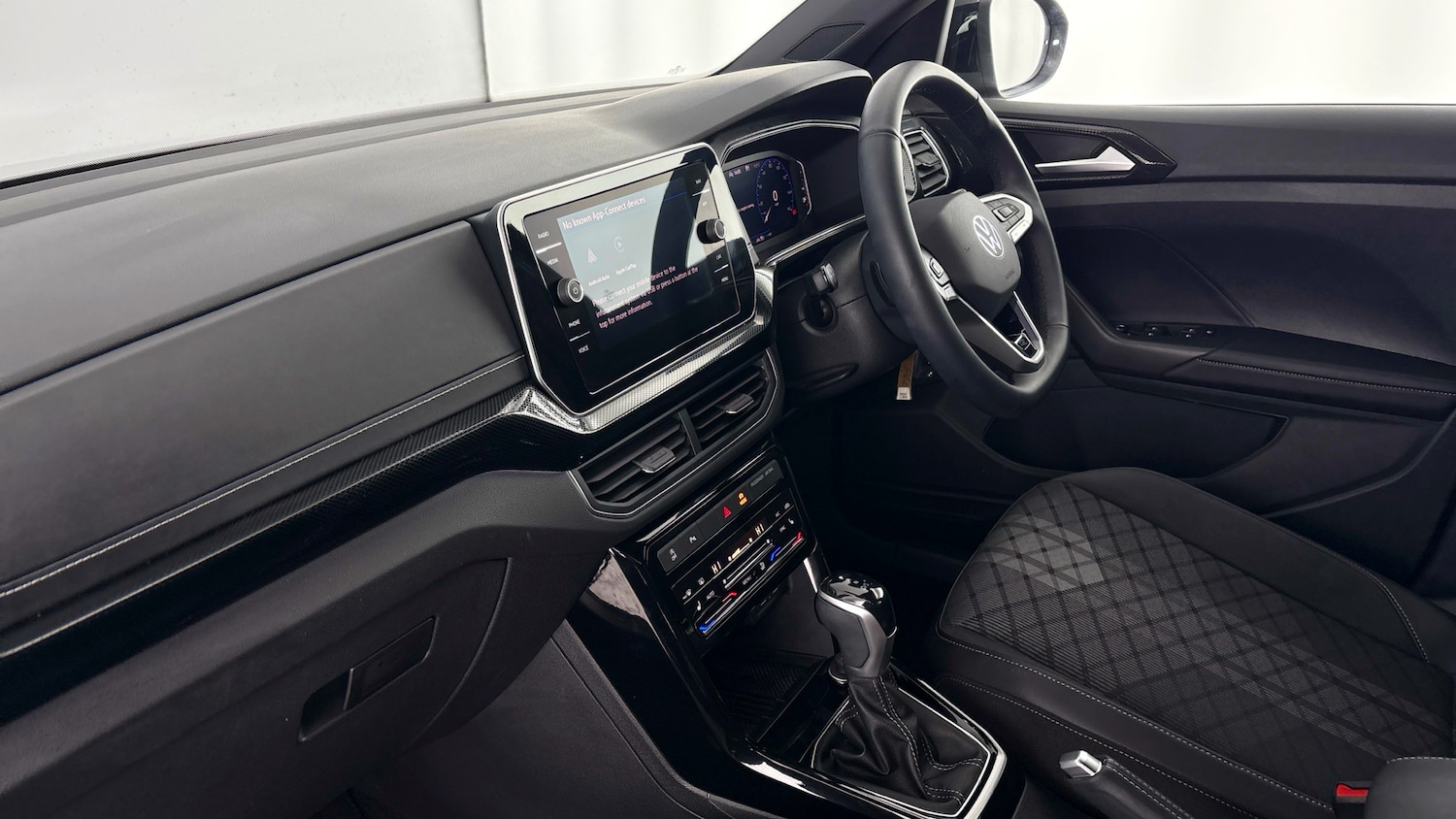 Used Volkswagen T-Cross 2025 for sale - 77906760: Photo 2