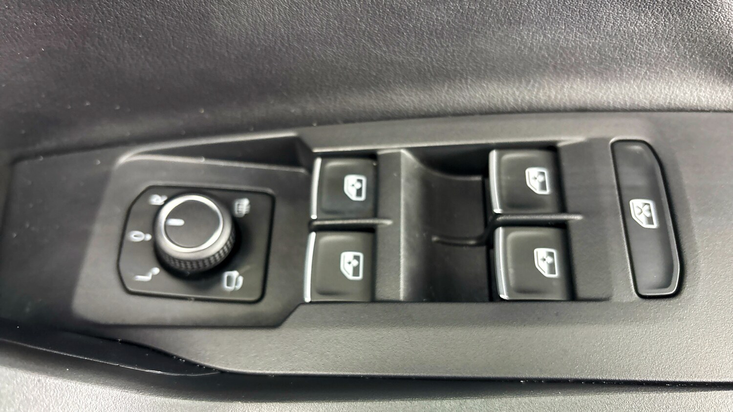 Used Volkswagen T-Cross 2025 for sale - 77906760: Photo 20