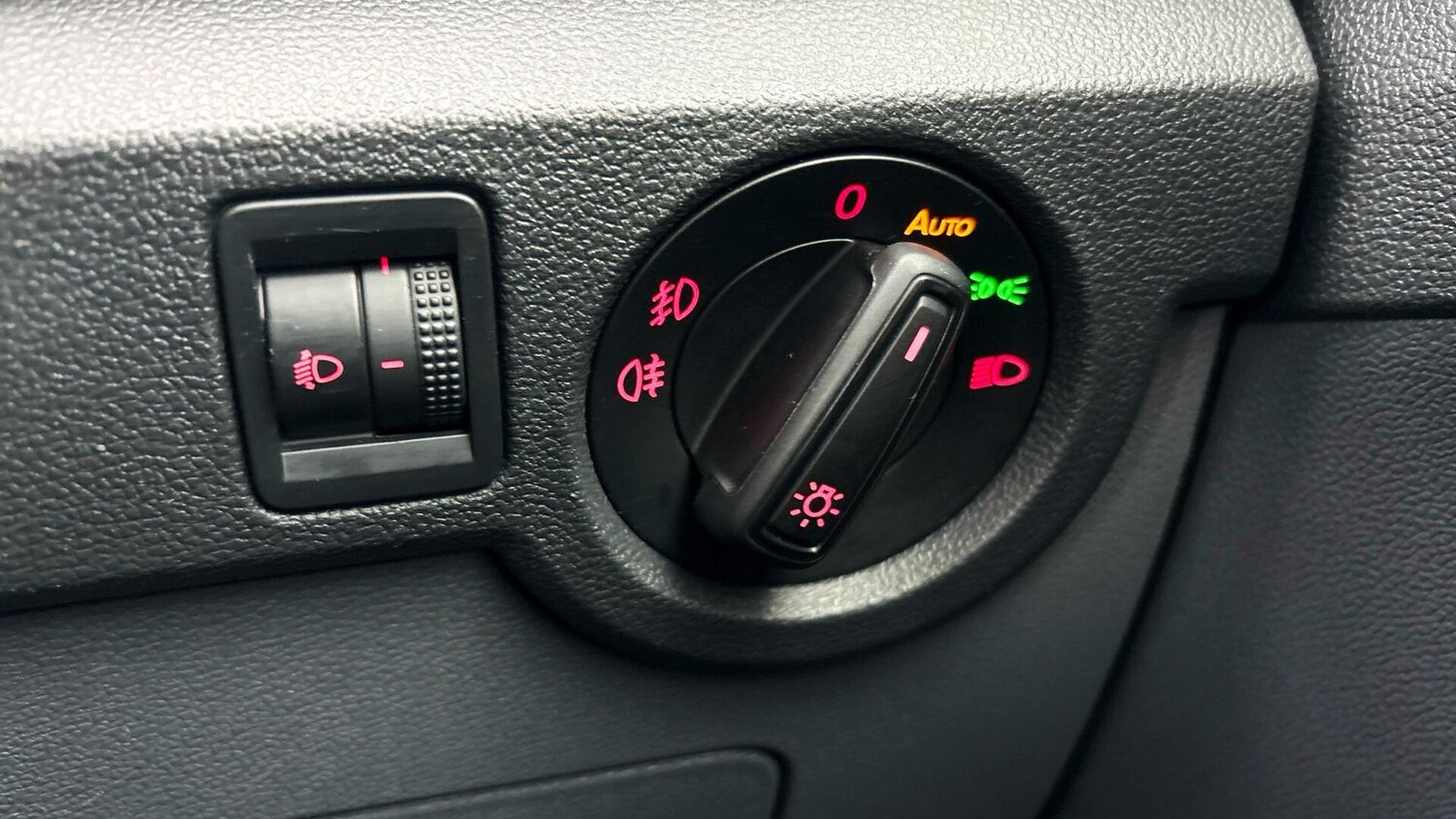 Used Volkswagen T-Cross 2020 for sale - 77938299: Photo 24