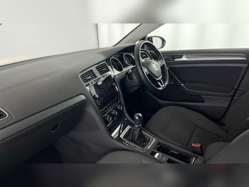 Used Volkswagen Golf 2019 for sale - 76452752: Photo