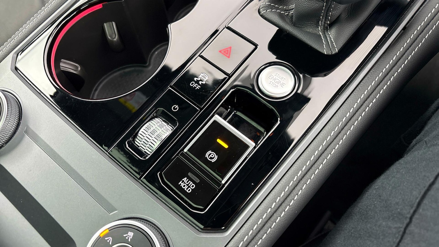 Used Volkswagen Touareg 2025 for sale - 77701452: Photo 14