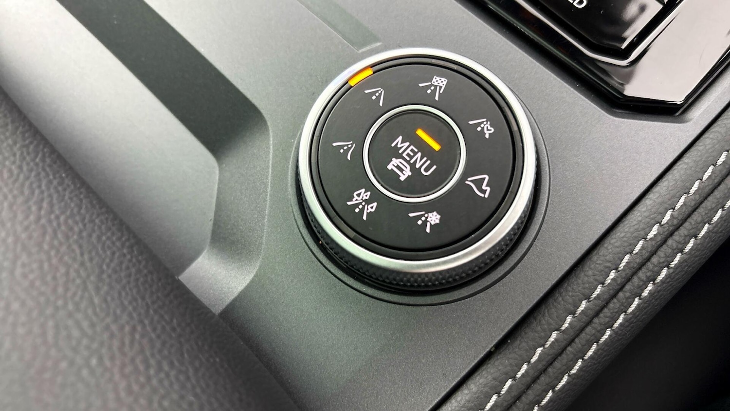 Used Volkswagen Touareg 2025 for sale - 77701452: Photo 15