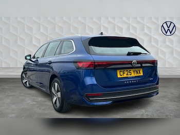 Used Volkswagen Passat 2025 for sale - 77602948: Photo