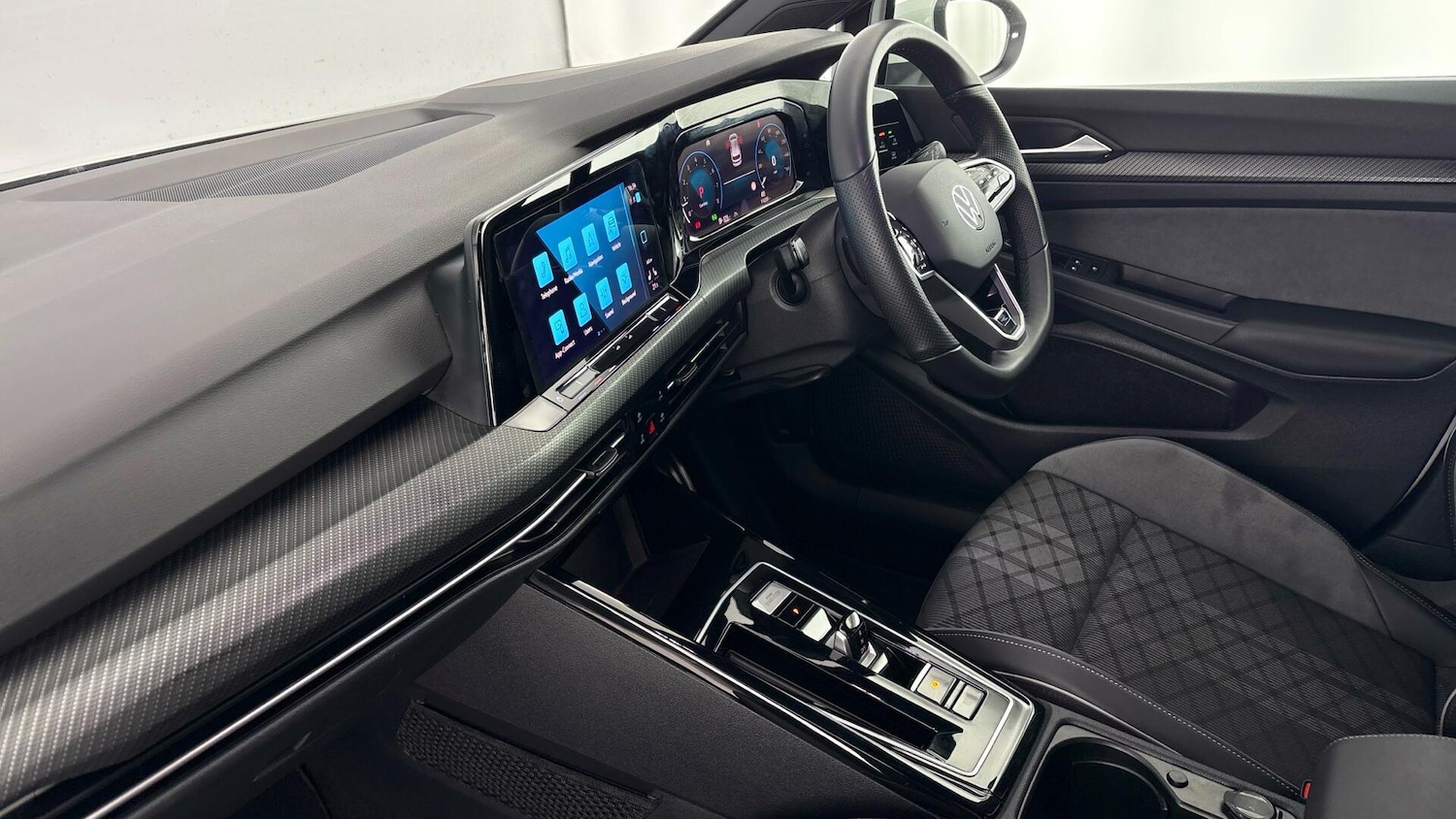 Used Volkswagen Golf 2024 for sale - 77505298: Photo 2