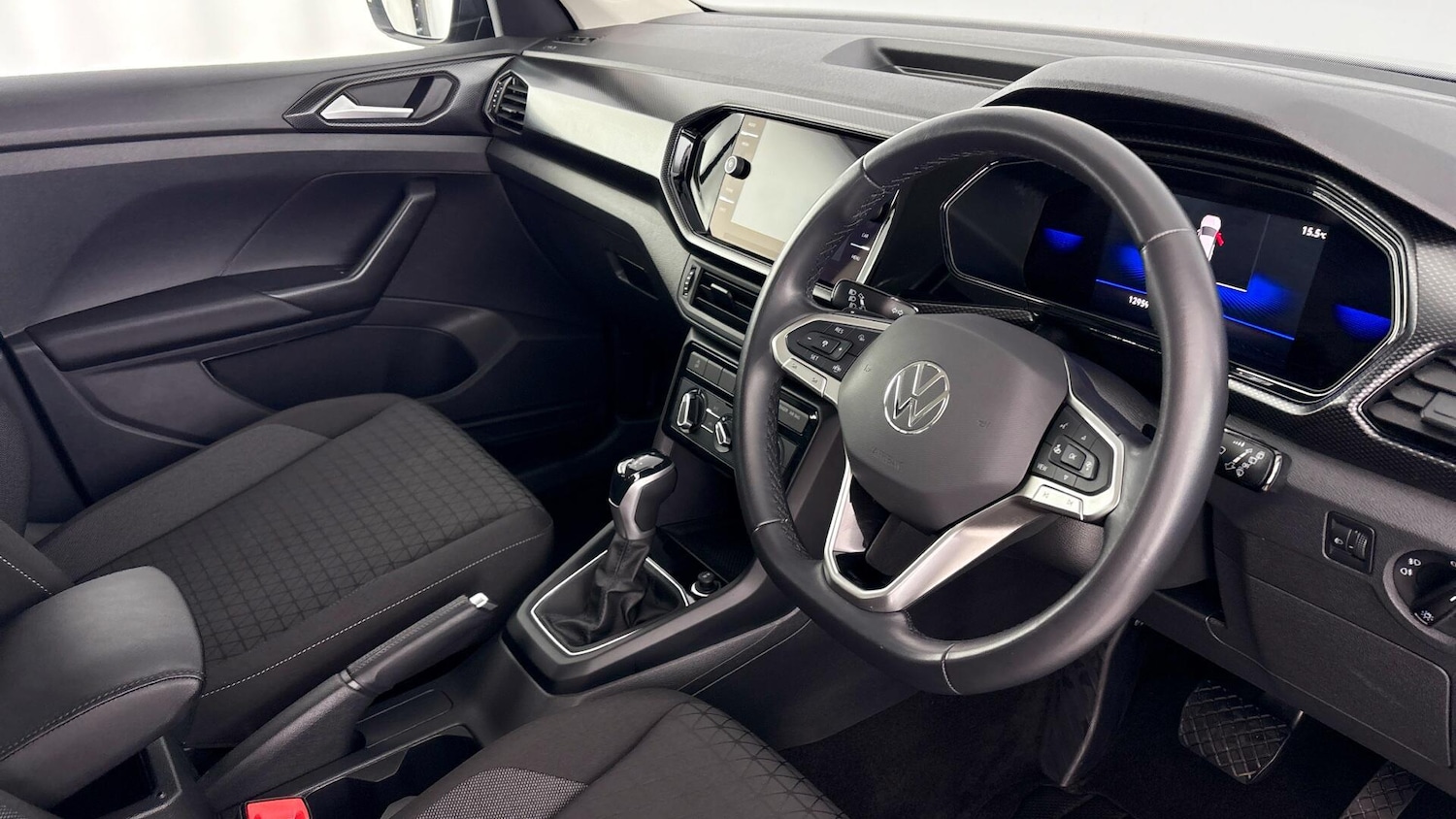 Used Volkswagen T-Cross 2023 for sale - 77640411: Photo 6