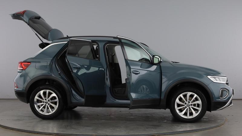 Used Volkswagen T-Roc 2023 for sale - 76940056: Photo 10