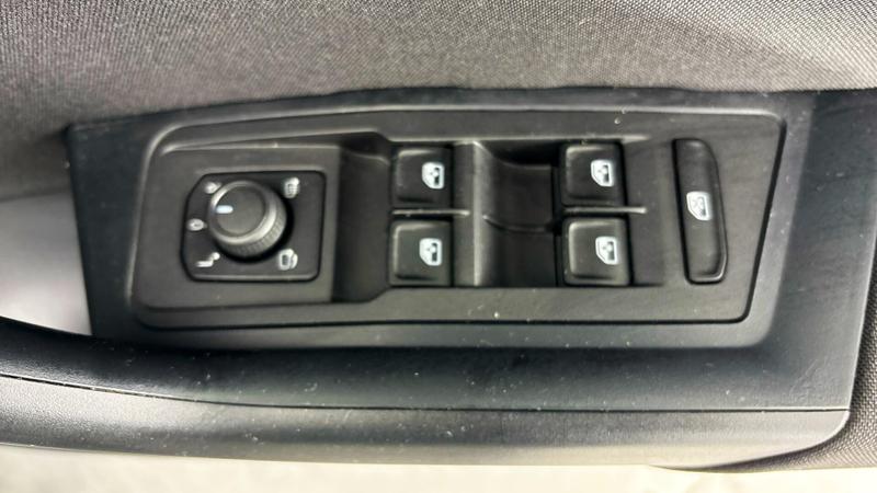 Used Volkswagen T-Roc 2023 for sale - 76940056: Photo 19