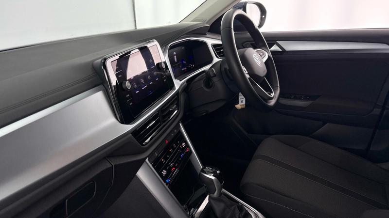Used Volkswagen T-Roc 2023 for sale - 76940056: Photo 2