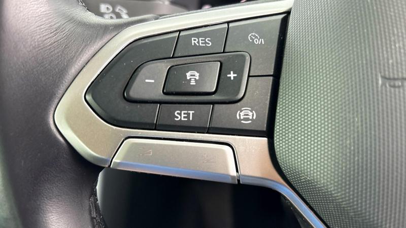 Used Volkswagen T-Roc 2023 for sale - 76940056: Photo 23