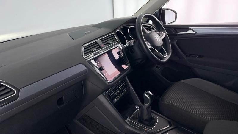 Used Volkswagen Tiguan 2022 for sale - 76028242: Photo 2