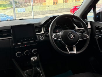 Used Renault Captur 2022 for sale - 76275947: Photo