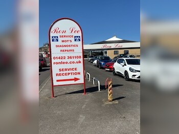 Used Volkswagen Golf 2024 for sale - 76469357: Photo