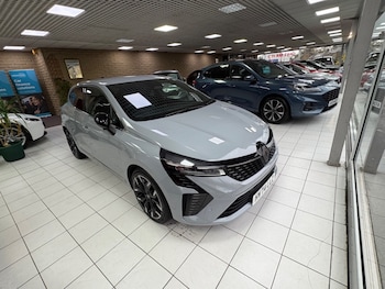 Used Renault Clio 2024 for sale - 76329858: Photo