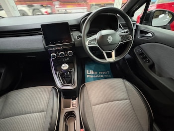 Used Renault Clio 2024 for sale - 76329858: Photo