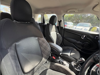 Used MINI Hatch 2018 for sale - 78578678: Photo