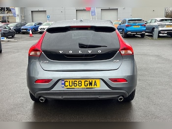 Used Volvo V40 2018 for sale - 76892982: Photo