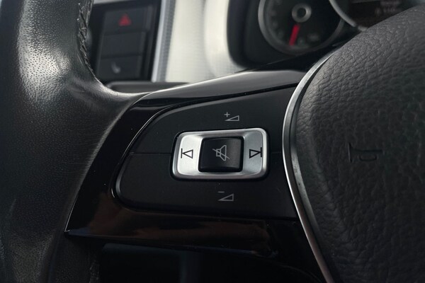 Used Volkswagen up! 2016 for sale - 75683642: Photo 27