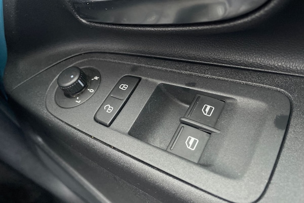 Used Volkswagen up! 2016 for sale - 75683642: Photo 31
