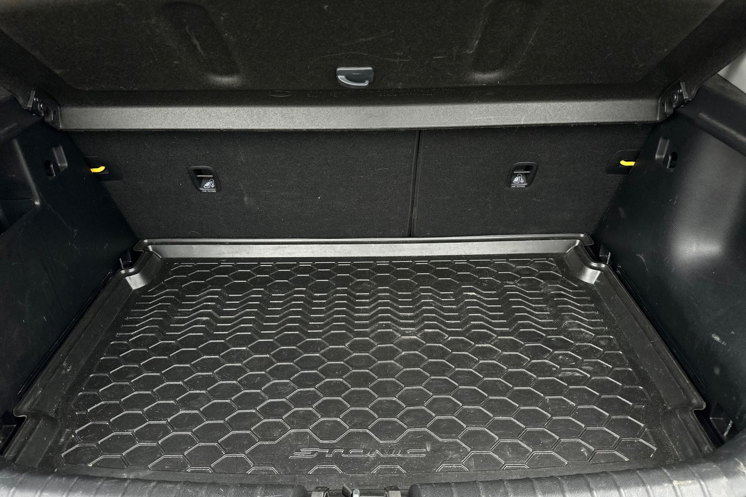 Used Kia Stonic 2018 for sale - 78132623: Photo 18